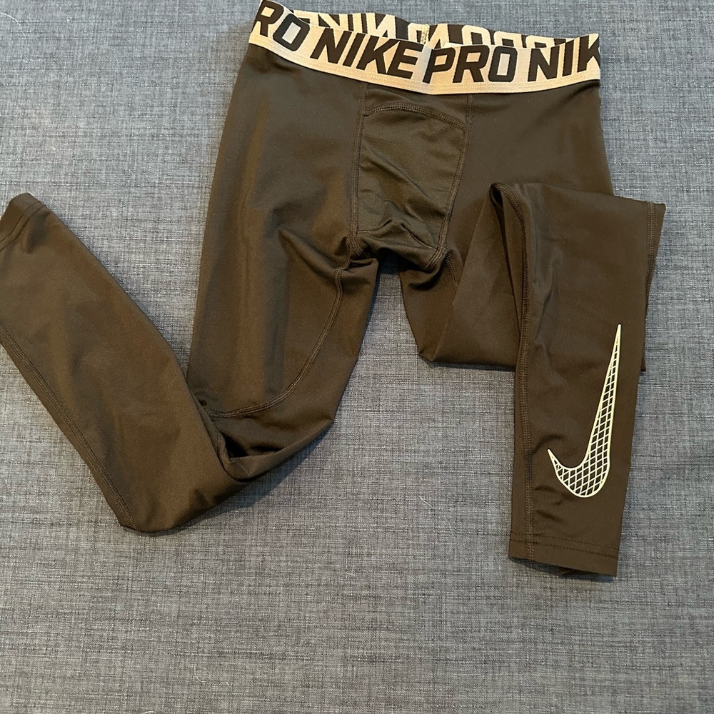 Nike boys compression rash guard